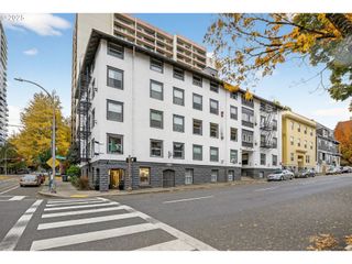 1104 Sw COLUMBIA St 1, Portland, OR 97201