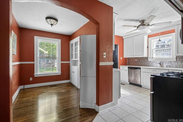 409 W H Avenue, North Little Rock, AR 72116