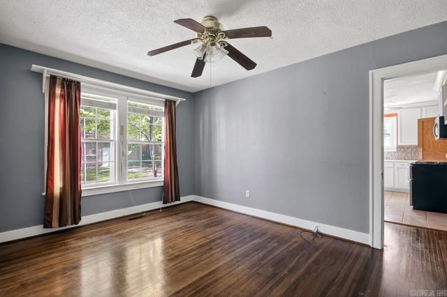 409 W H Avenue, North Little Rock, AR 72116