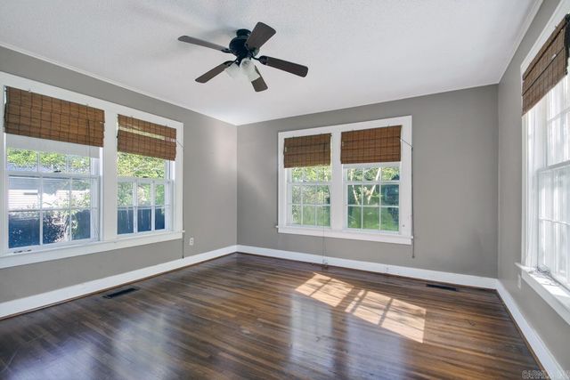 409 W H Avenue, North Little Rock, AR 72116