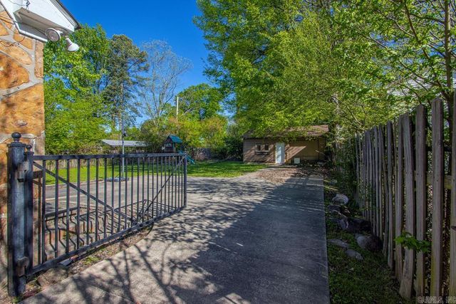 409 W H Avenue, North Little Rock, AR 72116