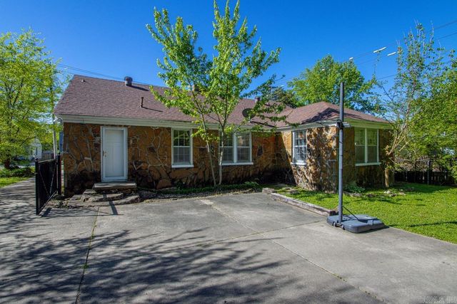 409 W H Avenue, North Little Rock, AR 72116