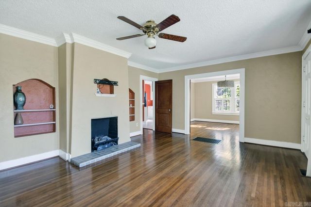 409 W H Avenue, North Little Rock, AR 72116