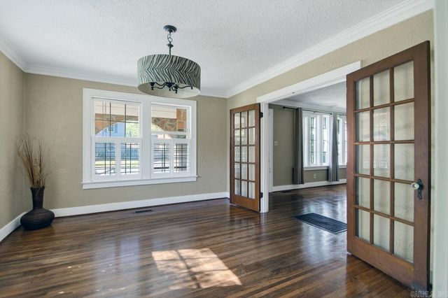 409 W H Avenue, North Little Rock, AR 72116