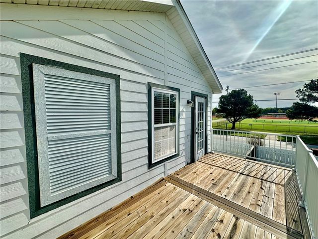 3404 W Clabber Creek Boulevard, Fayetteville, AR 72704