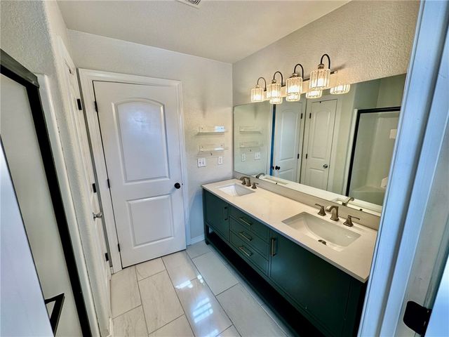 3404 W Clabber Creek Boulevard, Fayetteville, AR 72704