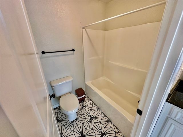 3404 W Clabber Creek Boulevard, Fayetteville, AR 72704