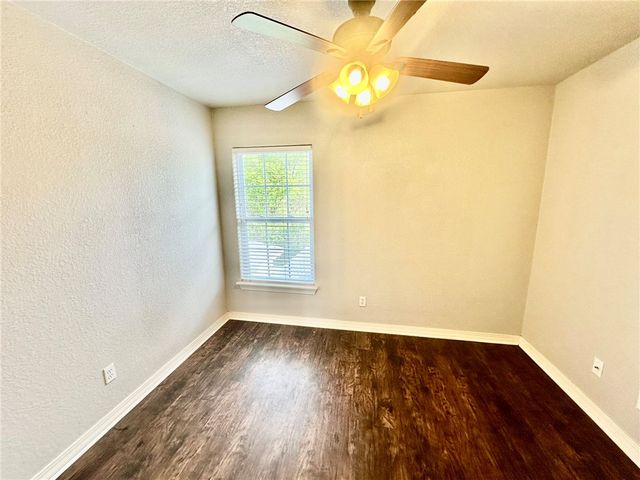 3404 W Clabber Creek Boulevard, Fayetteville, AR 72704