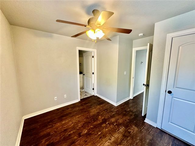 3404 W Clabber Creek Boulevard, Fayetteville, AR 72704