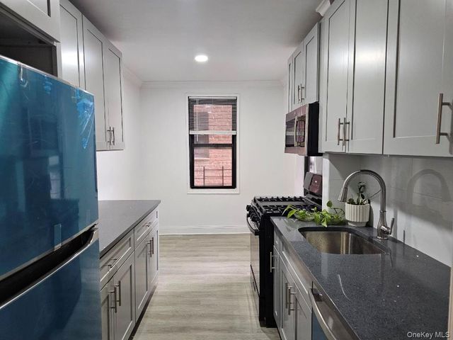 150-11 72 Road 4D, Flushing, NY 11367