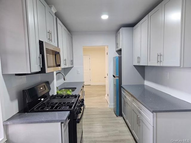 150-11 72 Road 4D, Flushing, NY 11367