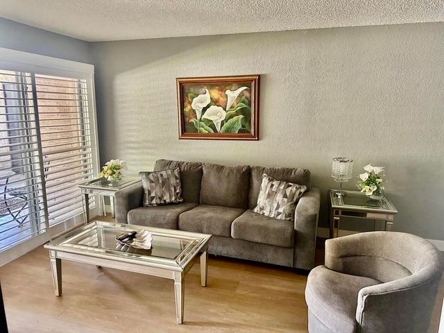 2857 N Los Felices Road 107, Palm Springs, CA 92262