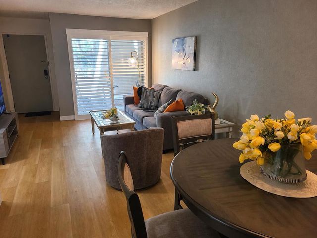 2857 N Los Felices Road 107, Palm Springs, CA 92262
