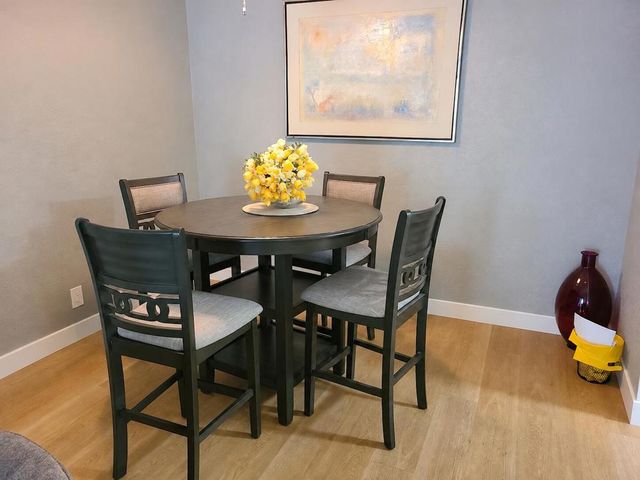 2857 N Los Felices Road 107, Palm Springs, CA 92262