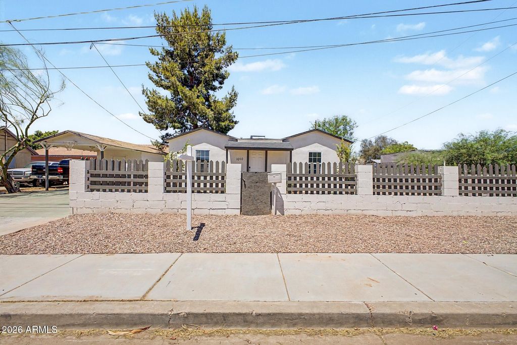 1010 E CHIPMAN Road, Phoenix, AZ 85040