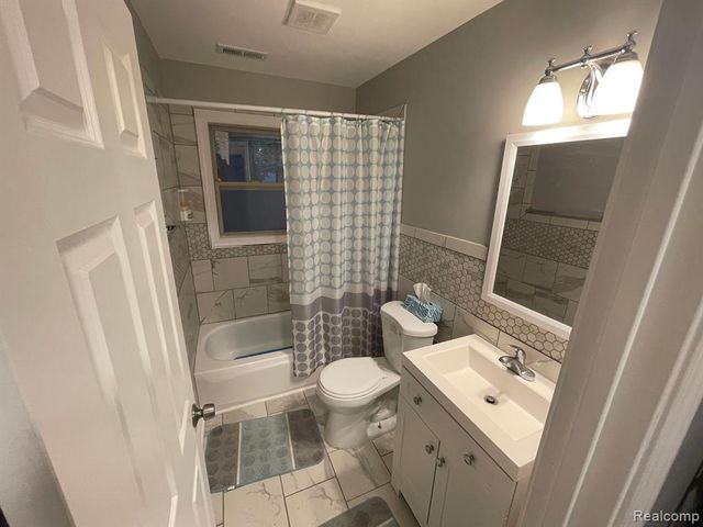 6102 Harrison Street, Garden City, MI 48135