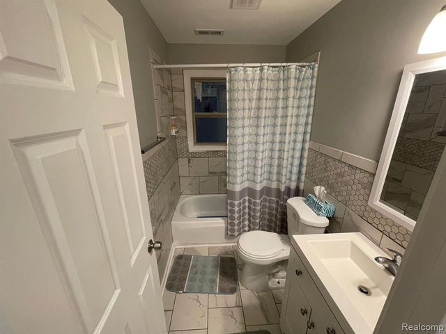 6102 Harrison Street, Garden City, MI 48135