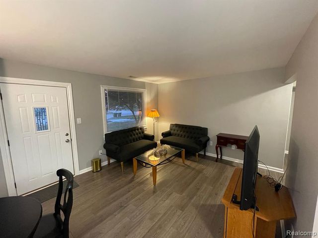 6102 Harrison Street, Garden City, MI 48135