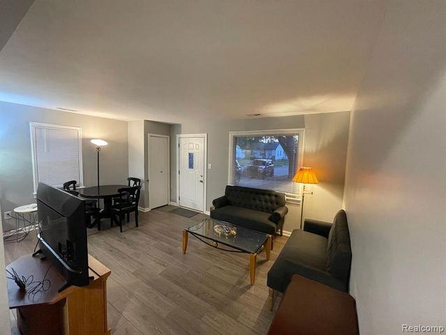 6102 Harrison Street, Garden City, MI 48135