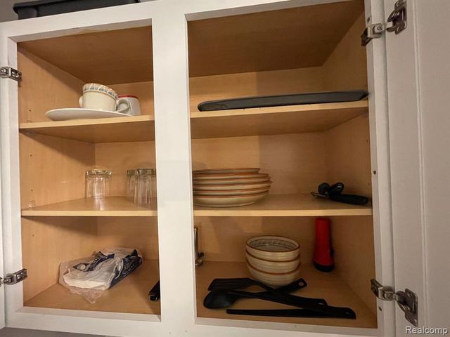 6102 Harrison Street, Garden City, MI 48135