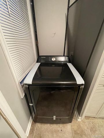 6102 Harrison Street, Garden City, MI 48135