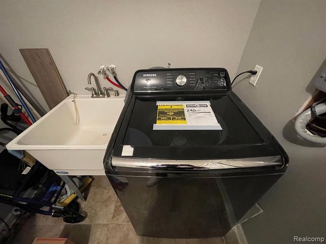 6102 Harrison Street, Garden City, MI 48135