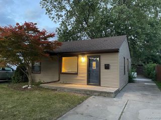 6102 Harrison Street, Garden City, MI 48135