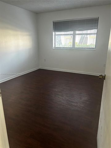 7110 NW 179th St 110, Hialeah, FL 33015