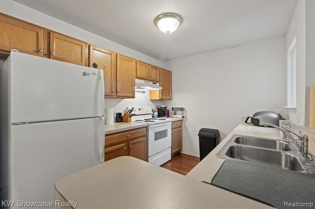 614 Napa Valley Drive 11, Milford, MI 48381