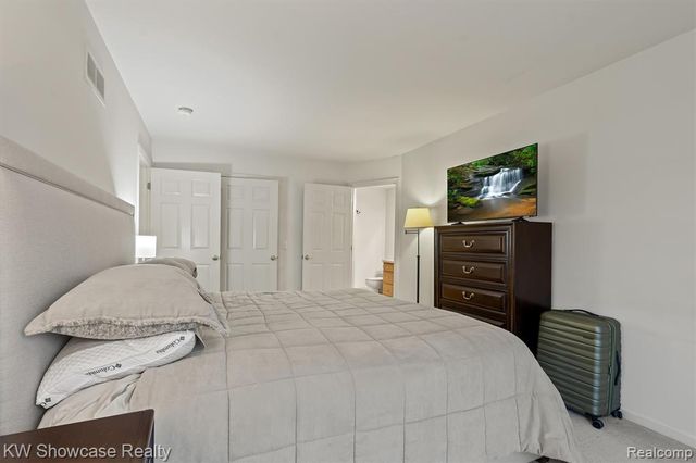 614 Napa Valley Drive 11, Milford, MI 48381