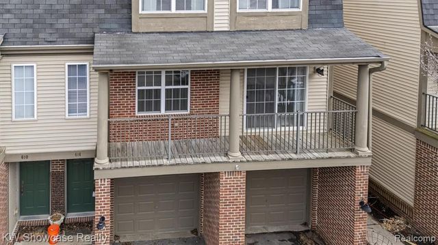 614 Napa Valley Drive 11, Milford, MI 48381