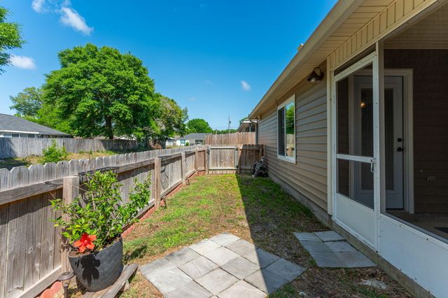 953 Pacific Silver Court, Fort Walton Beach, FL 32547