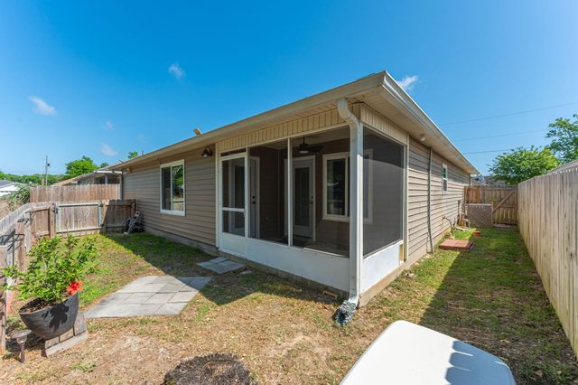 953 Pacific Silver Court, Fort Walton Beach, FL 32547