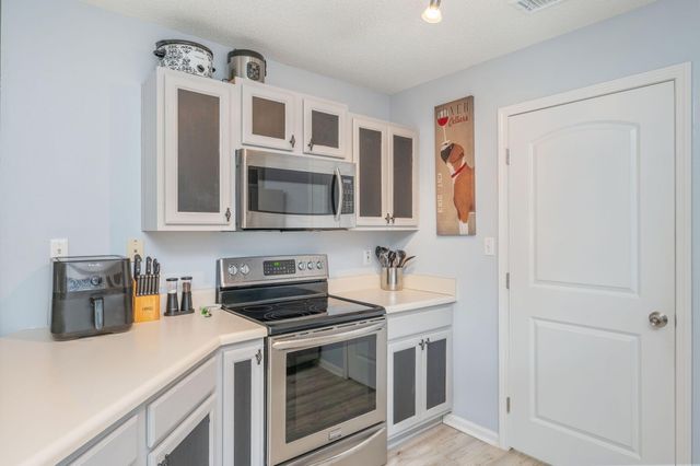 953 Pacific Silver Court, Fort Walton Beach, FL 32547