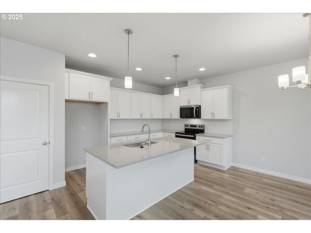 405 S Cedar St, Yamhill, OR 97148