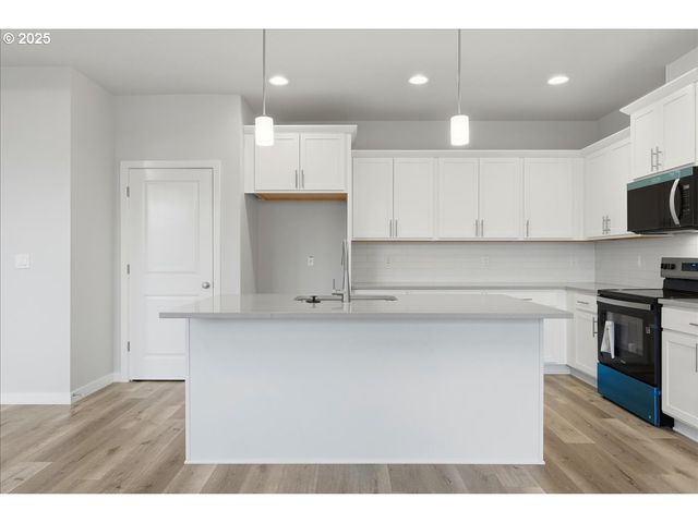 405 S Cedar St, Yamhill, OR 97148