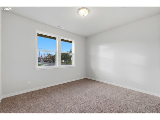 405 S Cedar St, Yamhill, OR 97148