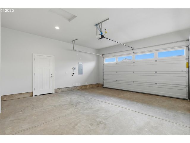 405 S Cedar St, Yamhill, OR 97148