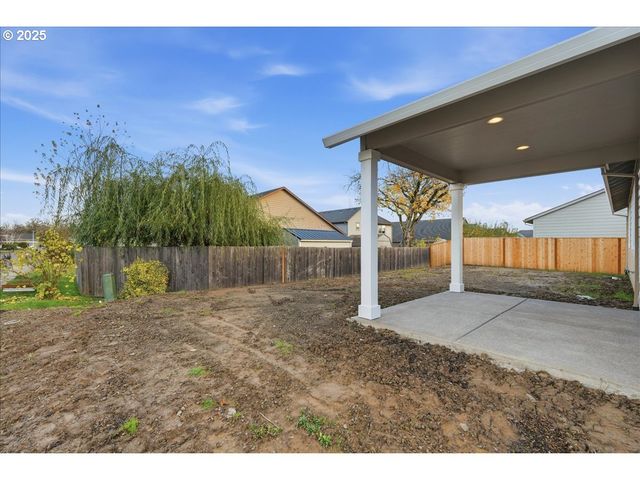 405 S Cedar St, Yamhill, OR 97148