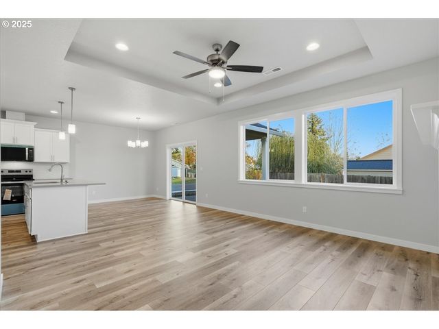 405 S Cedar St, Yamhill, OR 97148