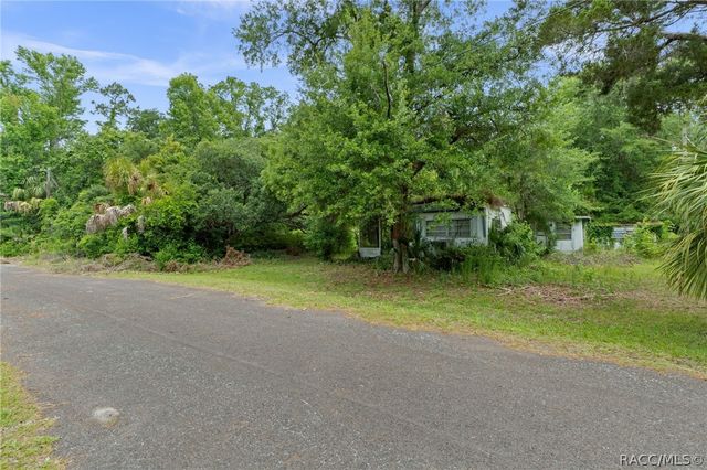 8470 W Bradshaw W 8479 W Doe Lane Lane, Homosassa, FL 34448