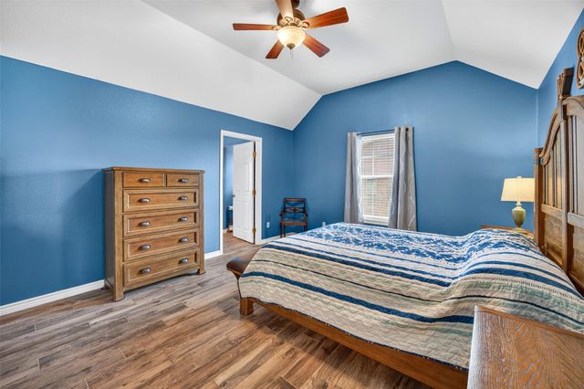 175 Creekwood DR, Gonzales, TX 78629