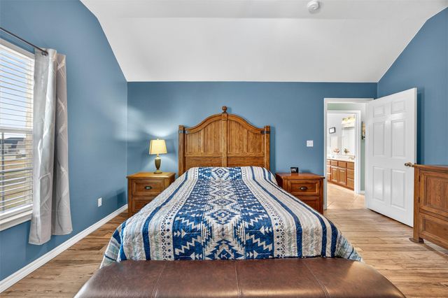 175 Creekwood DR, Gonzales, TX 78629