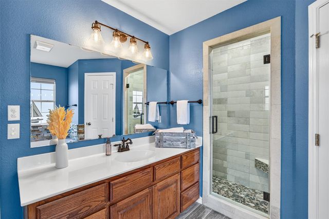 175 Creekwood DR, Gonzales, TX 78629