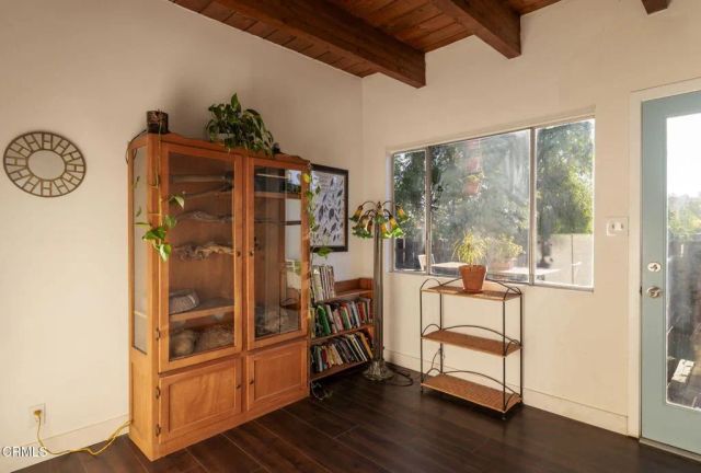 9900 Sunland Boulevard, Los Angeles, CA 91040
