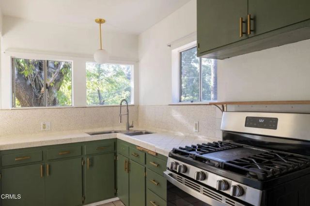 9900 Sunland Boulevard, Los Angeles, CA 91040