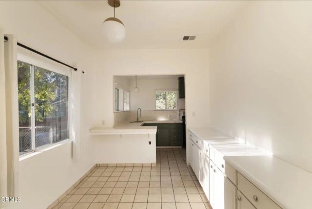 9900 Sunland Boulevard, Los Angeles, CA 91040