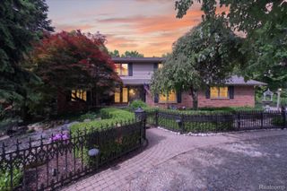 12664 Lashbrook Lane W, Brighton Township, MI 48114