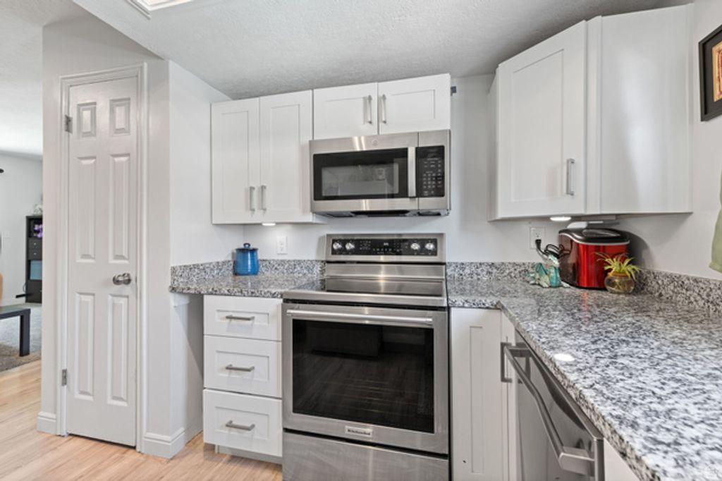 Image 8 of property listing at 1325 S LINCOLN AVE ST #70, Ogden, UT 84404