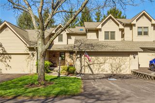 3 Colonial Circle, Perinton, NY 14450